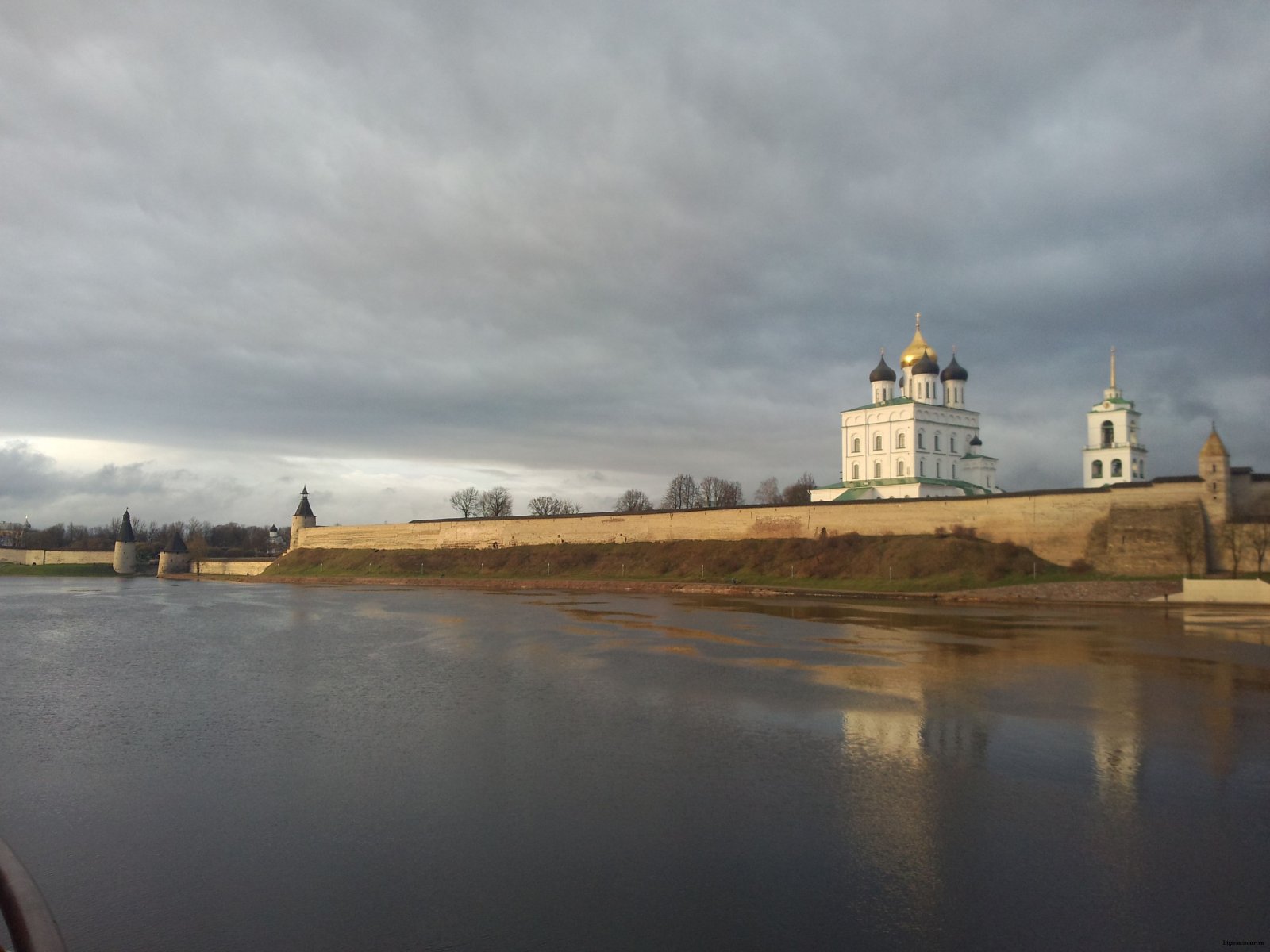 Псков 7 дней с отдыхом в Изборске, стоимость и программа тура, заказать тур  в Псков от компании 