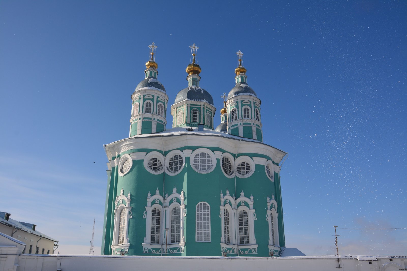 Туры из смоленска в санкт. Смоленск красивые здания. Экскурсия в Смоленск из Москвы. Смоленск туризм. Турпоездка Смоленск.